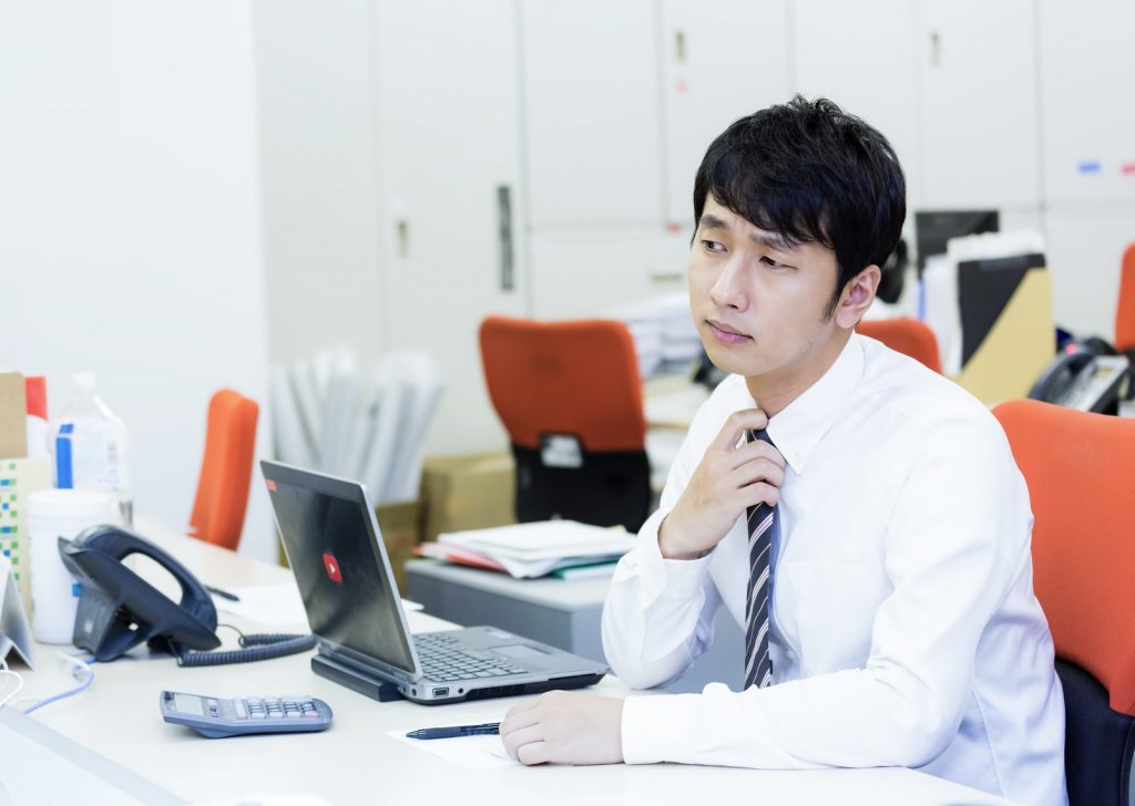 いるだけでストレスになる会社の特徴4つと唯一の対処方法 いるだけでストレスになる会社の特徴4つと唯一の対処方法